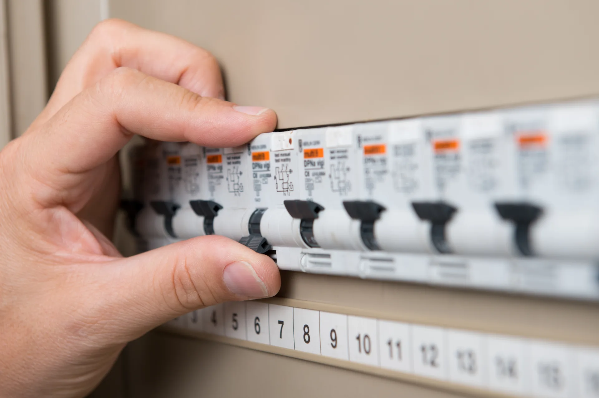 Electrician Gwandalan, licensed electricians serving Gwandalan